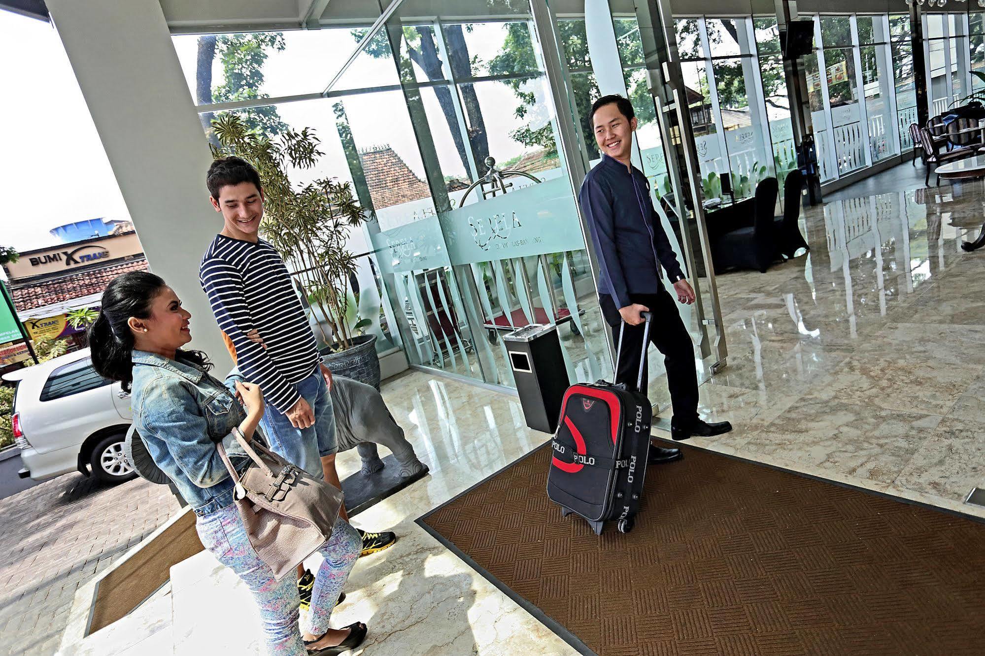 Serela Cihampelas By Kagum Hotels Bandung Dış mekan fotoğraf